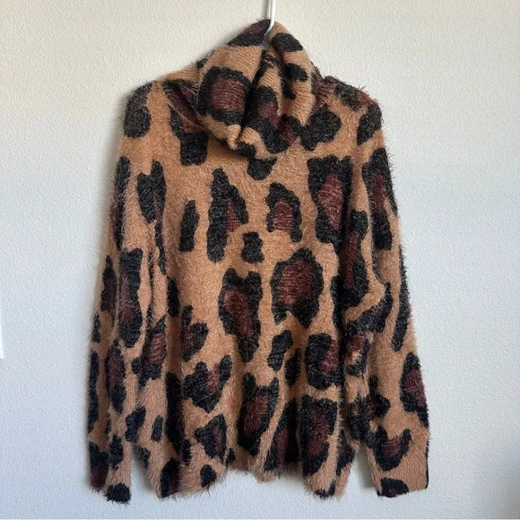 NWOT Show me your MuMu cheetah fever fuzzy turtle neck sweater - Picture 5 of 8